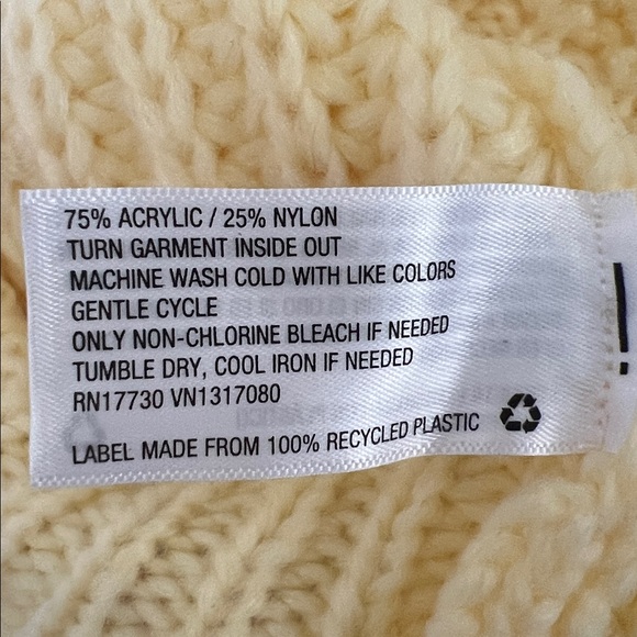 A New Day Women’s Small Loose Knit Oversized Crew Neck Butter Yellow Sweater - Picture 6 of 7